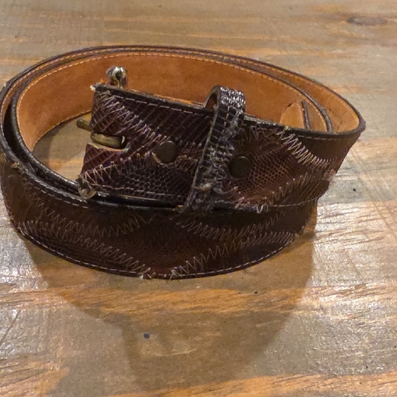 Men's Dark Brown Textured Leather Belt with Contrast Stitching. Lizard Skin